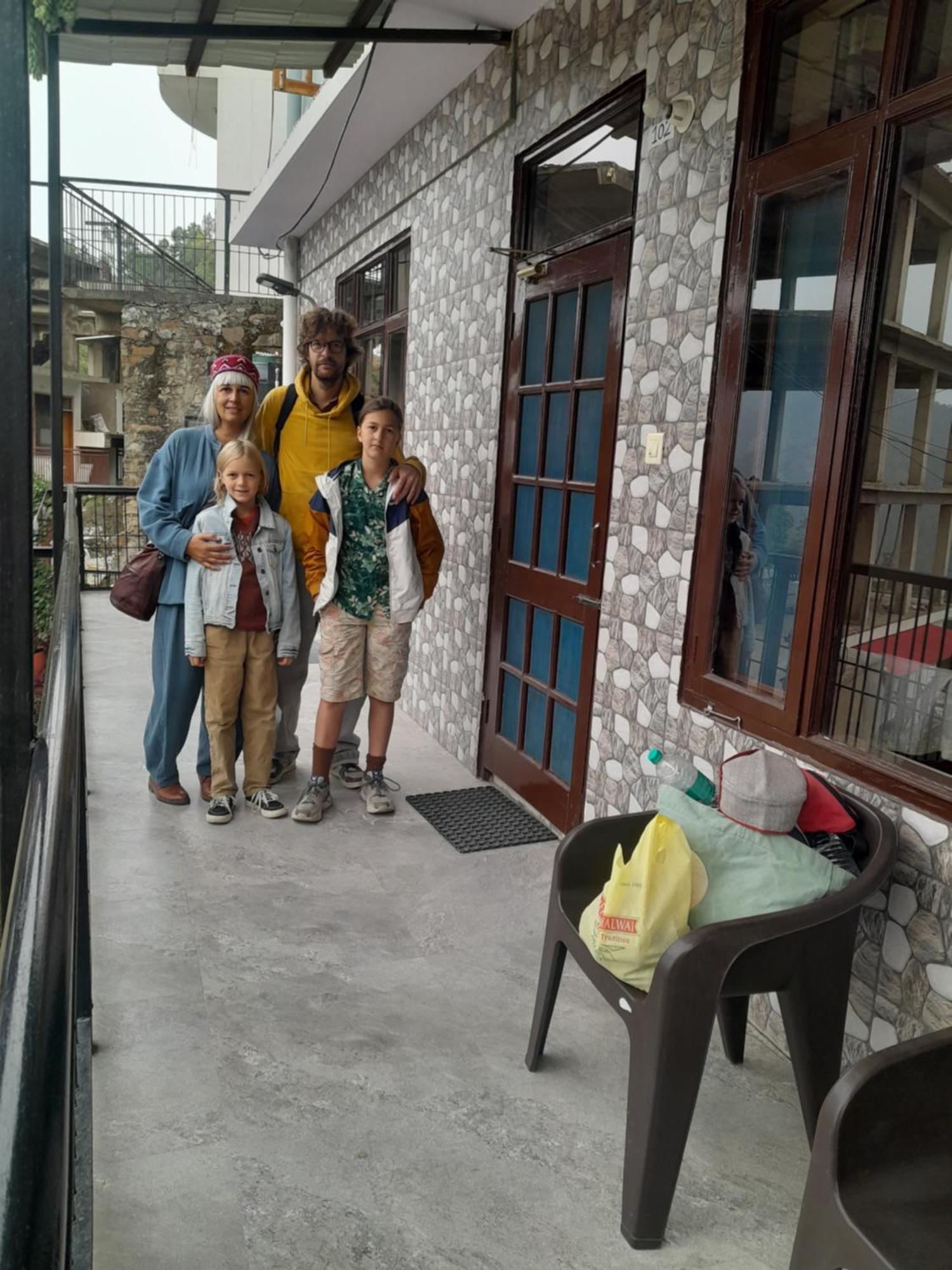 Mountain And Peace Shimla Exterior foto