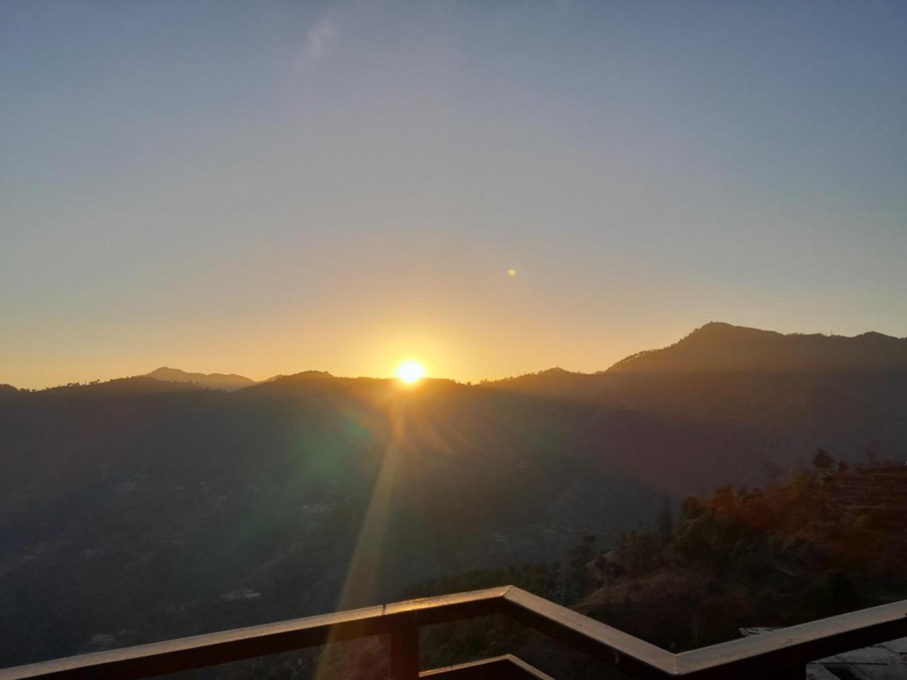 Mountain And Peace Shimla Exterior foto
